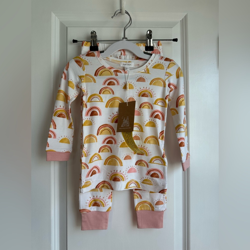 Angel Dear Girls Rise and Shine Rainbow Pajama Set NWT Size 3T